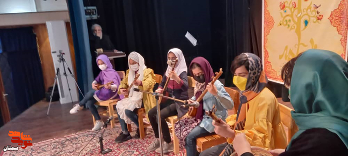 تجلیل از بانوان پرتلاش کادر درمان آرادانی به مناسبت روز مادر - سوم بهمنماه ۱۴۰۰ سالن شهید فهمیده شهرستان آرادان