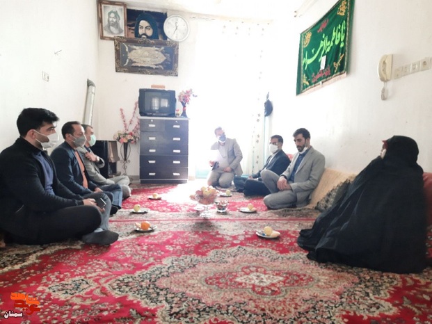 دیدار مدیرکل بنیاد شهید استان سمنان با جانباز گرانقدر ۲۵ درصد متوفی مرحوم سیدصمد شنایی - نوزدهم بهمن‌ماه ۱۴۰۰ مهدیشهر