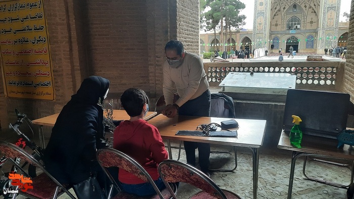 برپایی میز خدمت و ایستگاه سلامت بنیاد شهید و امور ایثارگران استان سمنان پس از نماز جمعه برای عموم مردم- بیستم اسفندماه ۱۴۰۰ مسجد حضرت امام خمینی (ره) شهرستان سمنان