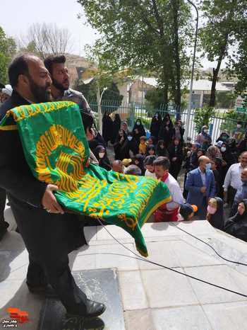 حضور خادمان امام رضا در گلزار شهدای استان