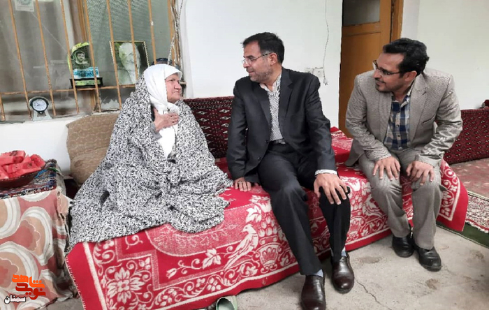 دیدار مدیرکل بنیاد شهید استان سمنان با مادر گرامی شهید والامقام محمد مرادی - سیام خردادماه ۱۴۰۱ شهرستان مهدیشهر