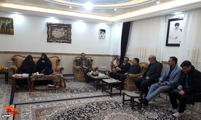 دیدار مسئولان استان با مادر گرامی شهیدان گران‌قدر میرکریمی- بیست و دوم بهمن‌ماه ۱۴۰۱ روستای قلعه‌نوخرقان شاهرود
