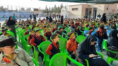 آیین زنگ مقاومت به مناسبت سالگرد شهادت حاج قاسم سلیمانی- سیزدهم دی‌ماه ۱۴۰۲ مدرسه ابتدایی پسرانه شاهد شهرستان سمنان